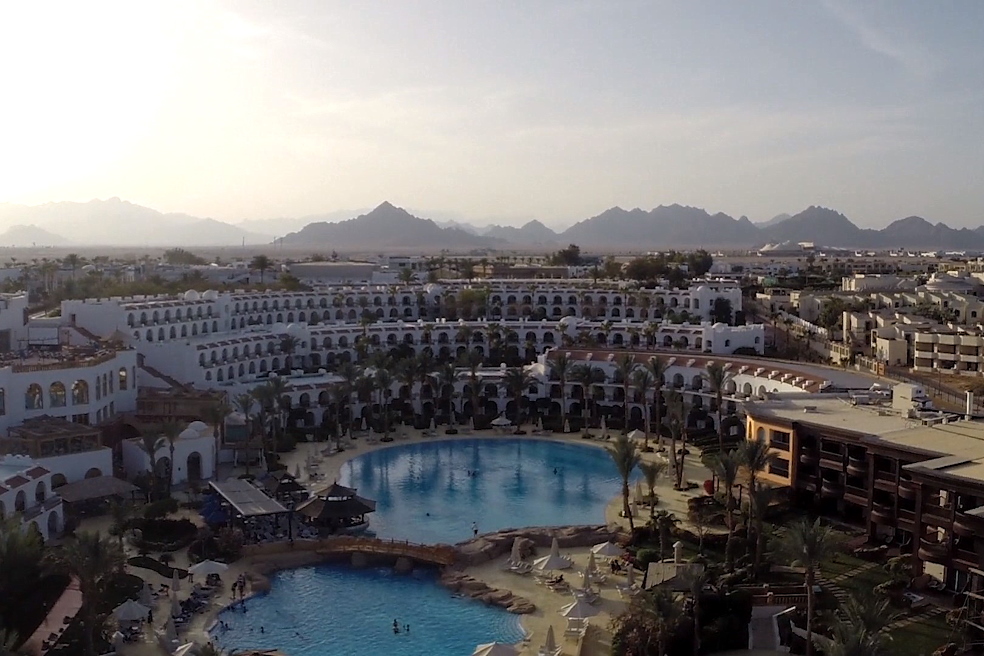 Fundamentals of investing in hotel business Fundamentals of investing in hotel business