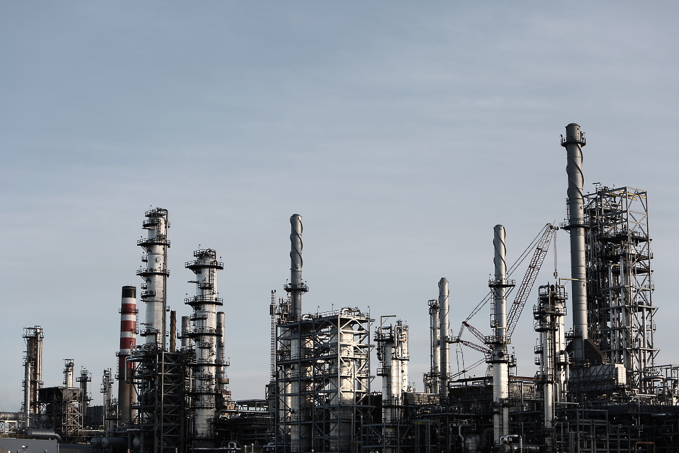 EPC contracting identifies three main aspects of cooperation - time, cost and quality of the work performed by the contractor. EPC contracting identifies three main aspects of cooperation - time, cost and quality of the work performed by the contractor.