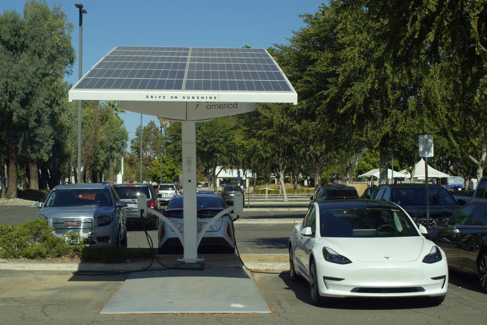 Long-term financing and lending for green energy projects Long-term financing and lending for green energy projects