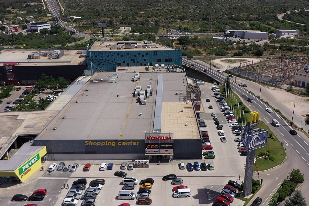 Investments in the European commercial real estate market Investments in the European commercial real estate market