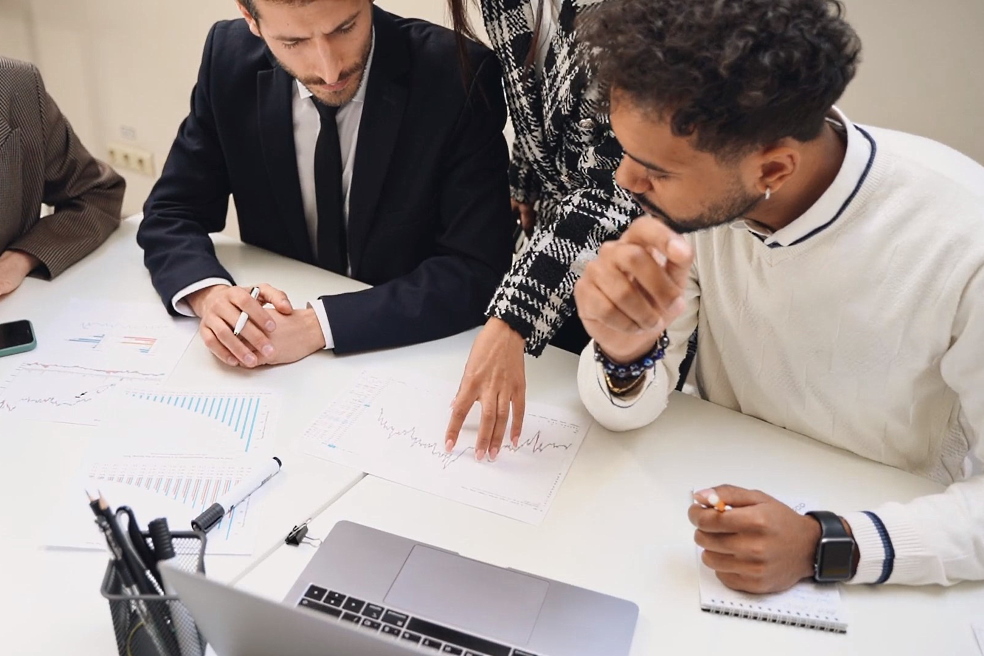 The isolation strategy ignores the interdependence of the investment project with the environment and other components of the broader strategy, assuming a single rigid scenario The isolation strategy ignores the interdependence of the investment project with the environment and other components of the broader strategy, assuming a single rigid scenario