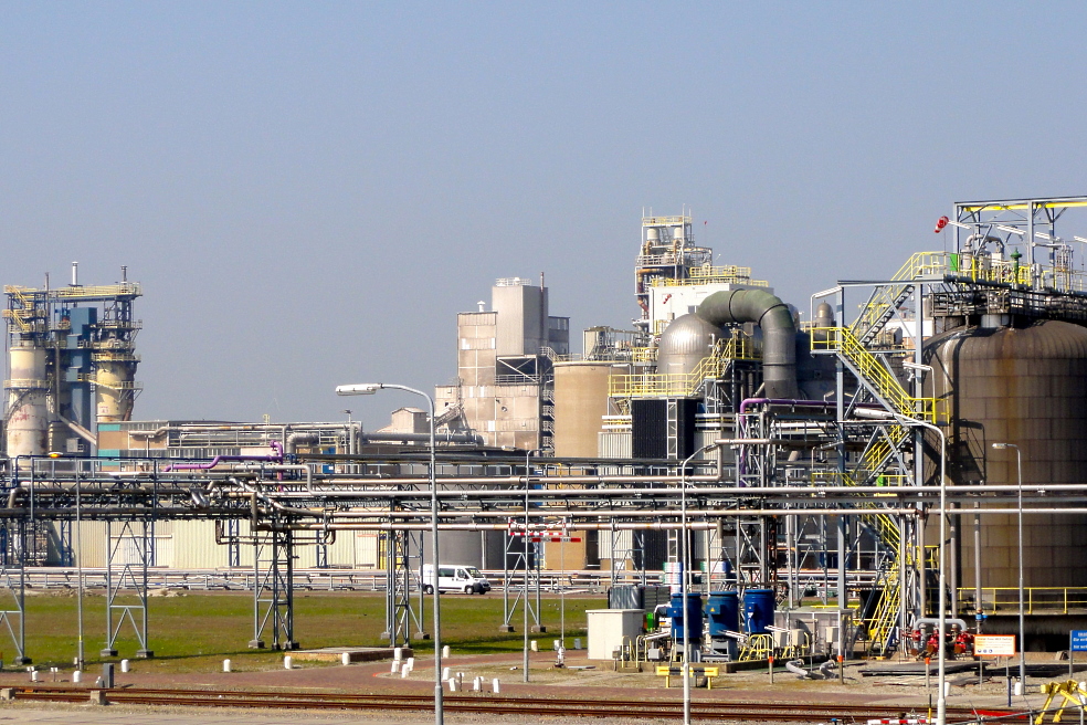 We offer professional support, including financial modeling for LNG plants and other services We offer professional support, including financial modeling for LNG plants and other services