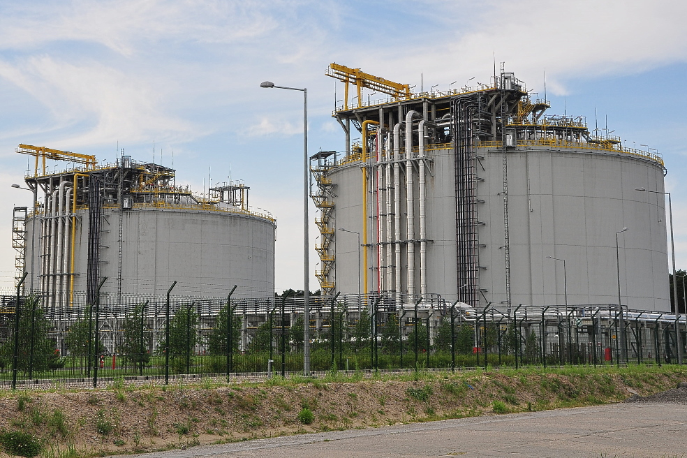 In the engineering design of LNG regasification terminals, it is most important to choose the right tank design In the engineering design of LNG regasification terminals, it is most important to choose the right tank design
