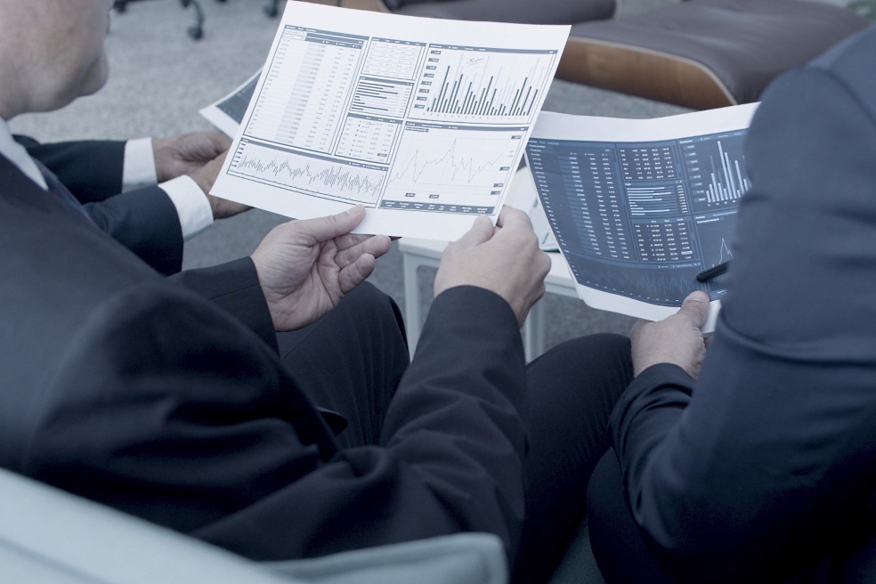 Any investment risk in the construction of an oil refinery is interconnected with the expected profitability of a particular project. Any investment risk in the construction of an oil refinery is interconnected with the expected profitability of a particular project.