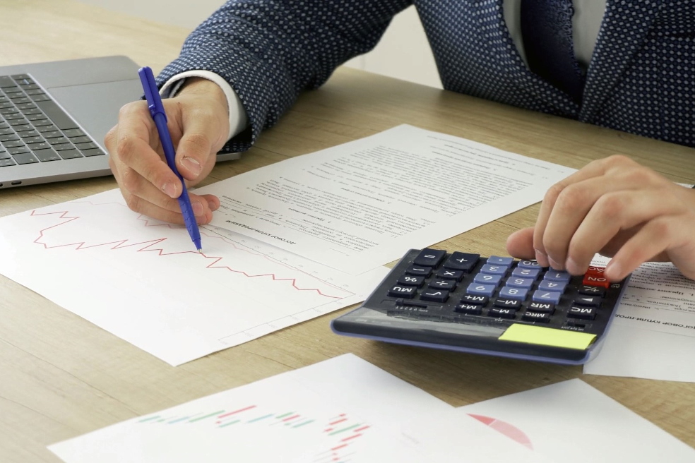 Stages of obtaining a large business loan Stages of obtaining a large business loan