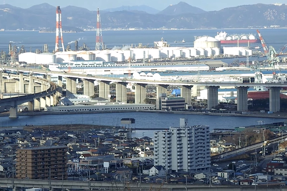 In the late 2000s, building an LNG plant from scratch with an estimated capacity of 8 million tons per year (MTPA) cost $ 1.5-2 billion In the late 2000s, building an LNG plant from scratch with an estimated capacity of 8 million tons per year (MTPA) cost $ 1.5-2 billion