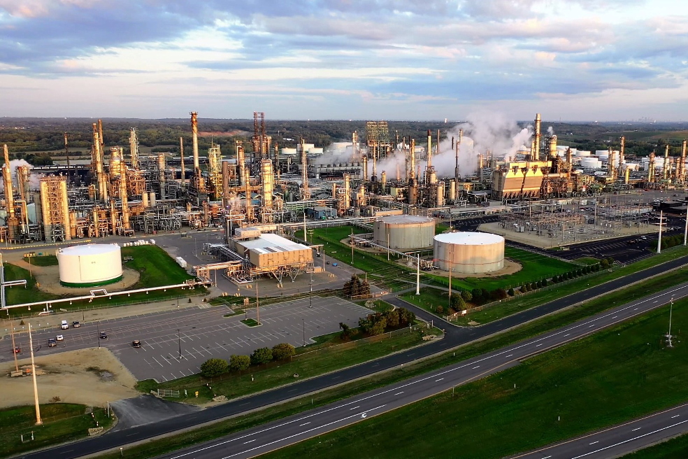 Phases of oil and gas project development Phases of oil and gas project development