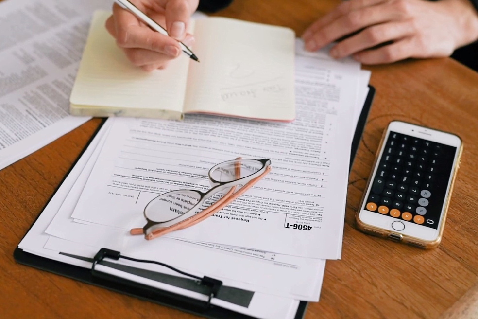 The share of "pure" borrowed capital (the so-called senior debt) in project finance can range from 50 to 90% The share of "pure" borrowed capital (the so-called senior debt) in project finance can range from 50 to 90%