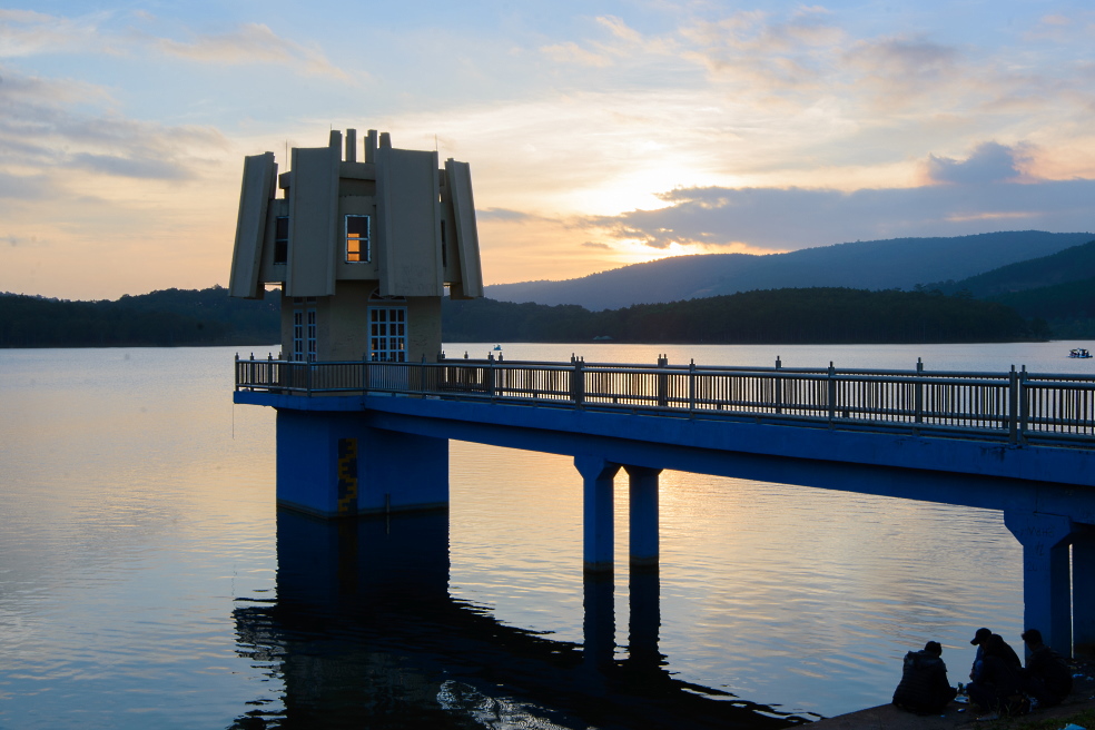 The construction of small hydroelectric power plants is associated with significant costs, but these investments quickly pay off due to the many benefits of using renewable energy everyday The construction of small hydroelectric power plants is associated with significant costs, but these investments quickly pay off due to the many benefits of using renewable energy everyday