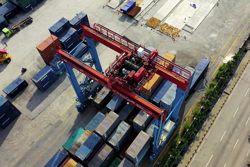 Current trends in funding seaports and terminals Current trends in funding seaports and terminals