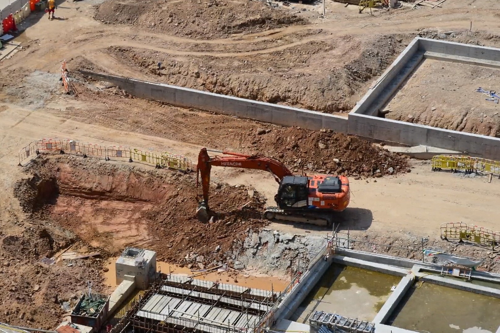 Project finance is a flexible combination of financial products / services that makes it possible to finance projects in the field of residential or commercial construction against a guarantee of expected future cash flows Project finance is a flexible combination of financial products / services that makes it possible to finance projects in the field of residential or commercial construction against a guarantee of expected future cash flows