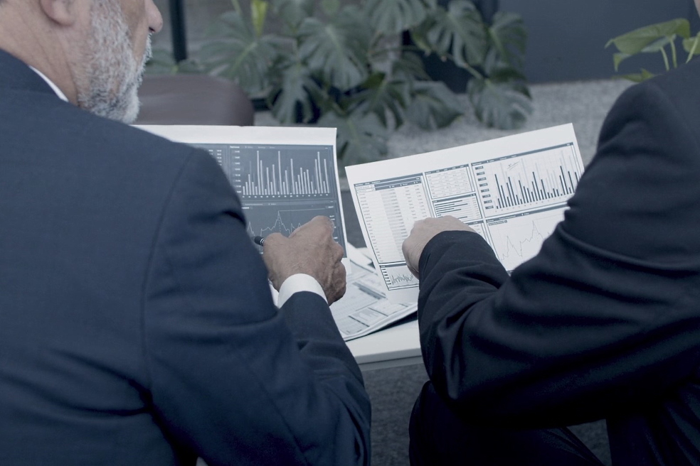 The construction of large waste processing plants, the cost of which is estimated at tens of millions of dollars, usually requires external financing in the form of syndicated loans and the like The construction of large waste processing plants, the cost of which is estimated at tens of millions of dollars, usually requires external financing in the form of syndicated loans and the like